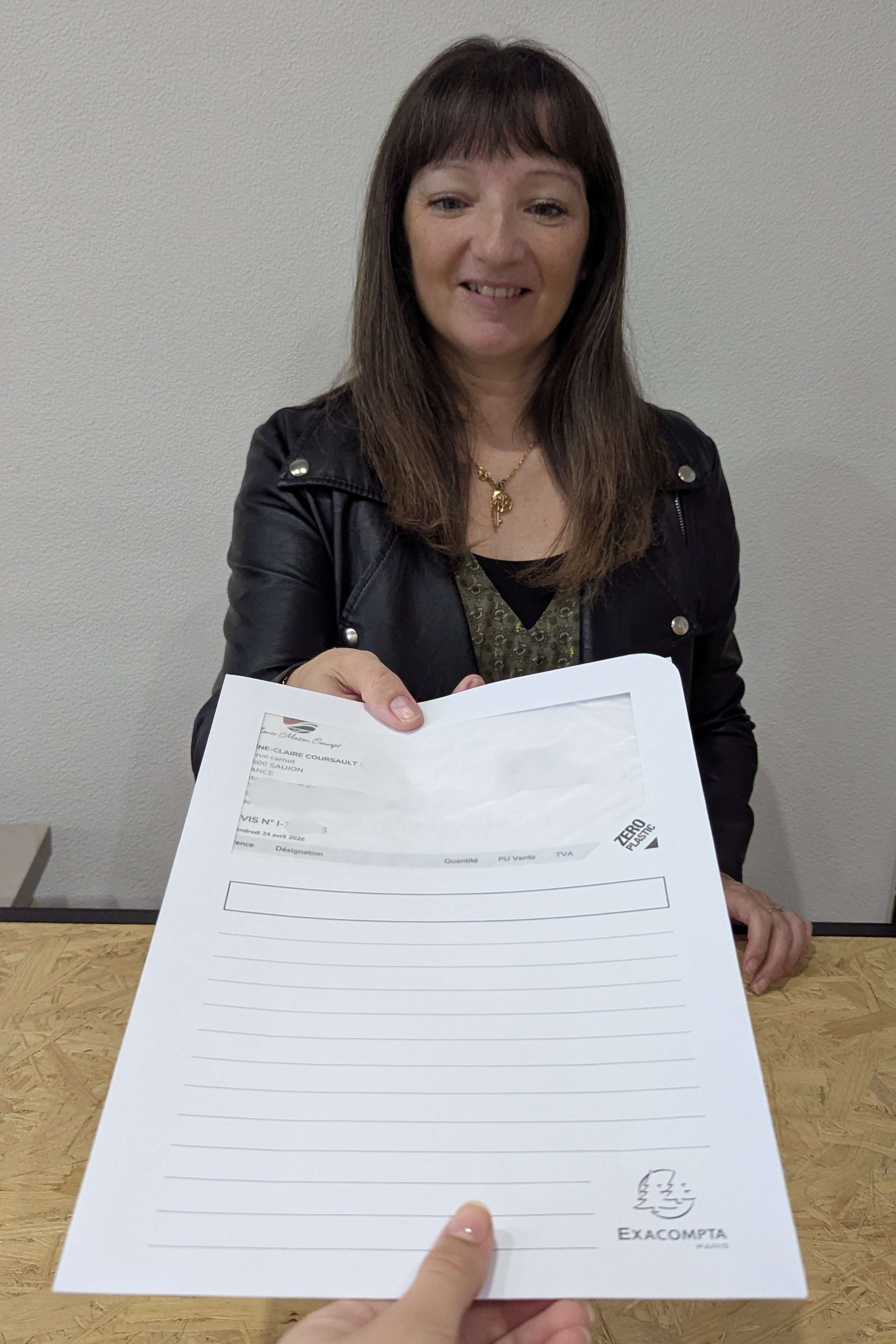 moi%20avec%20document%20-%20Modifi%C3%A9