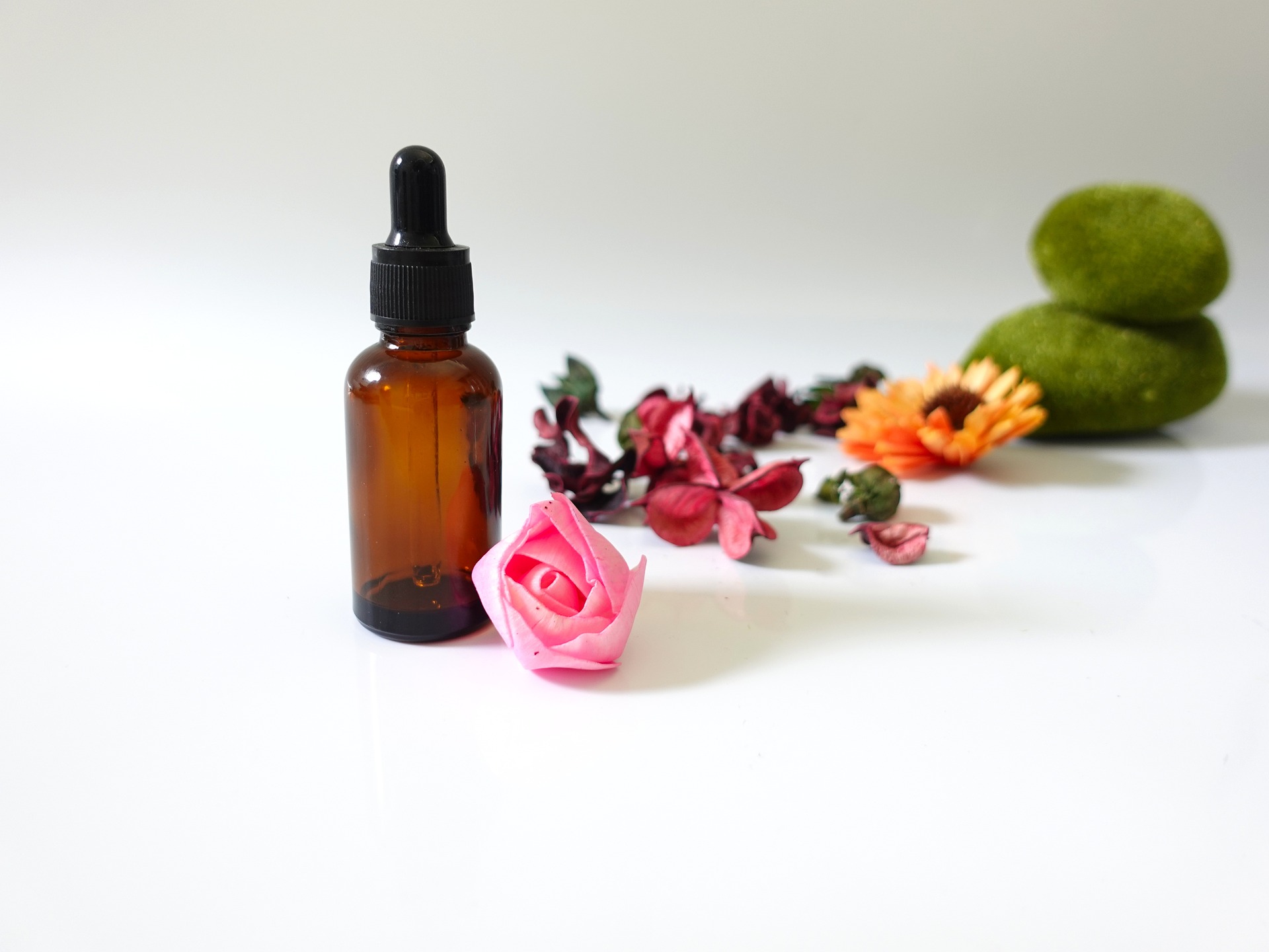 essential-oil-gd2bc0da39_1920