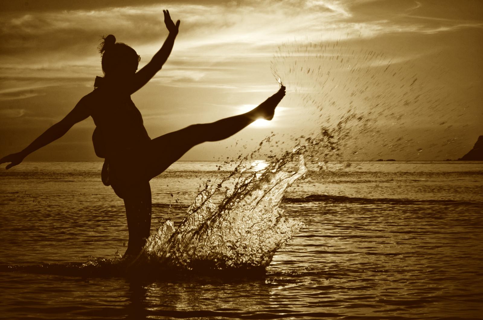 backlit-beach-beautiful-227674%20-%20copie(1)