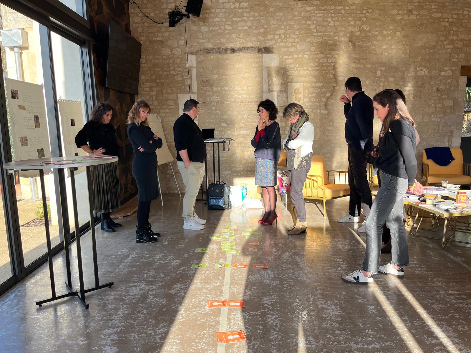 La supervision de coach professionnel est aujourd’hui un pilier incontournable du métier. Pourtant, elle reste encore mal comprise ou sous-utilisée.  Beaucoup de coachs se forment… mais peu prennent réellement le temps d’analyser leur pratique.  Et pourtant, c’est là que tout se joue.