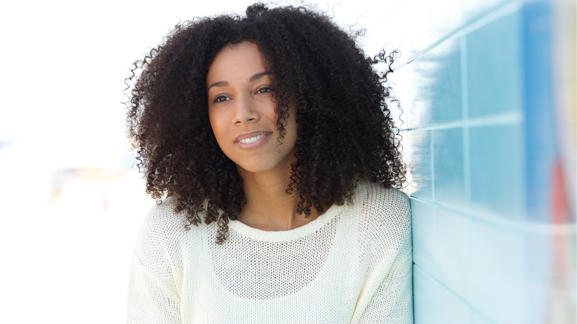 femme%20afro%20sourire
