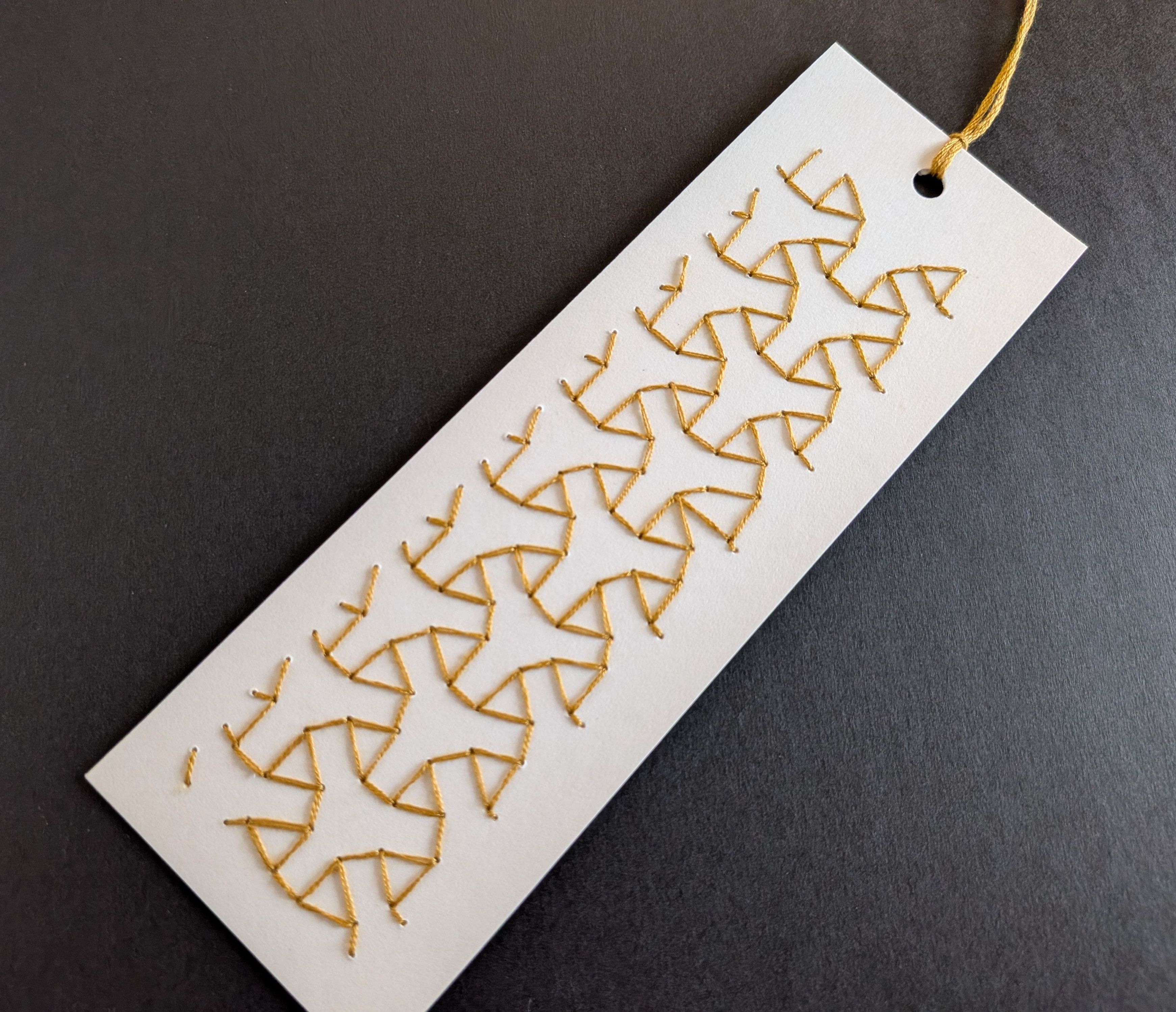 Sandrine Bizon - signet brodé style Sashiko - Kazaguruma