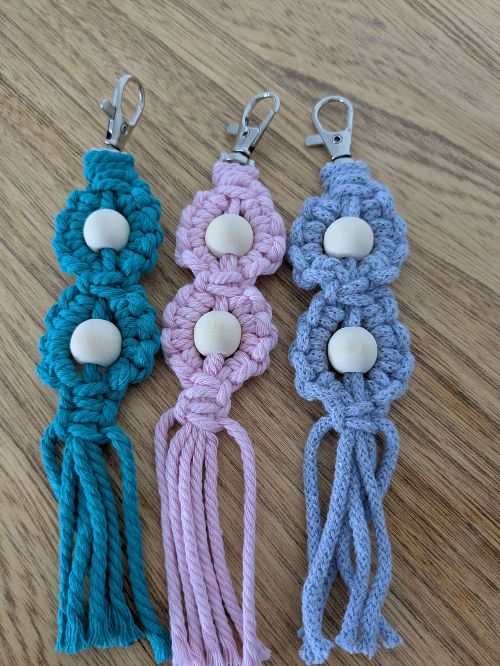 Sandrine Bizon - porte-clés en macramé fait au Québec- Floral