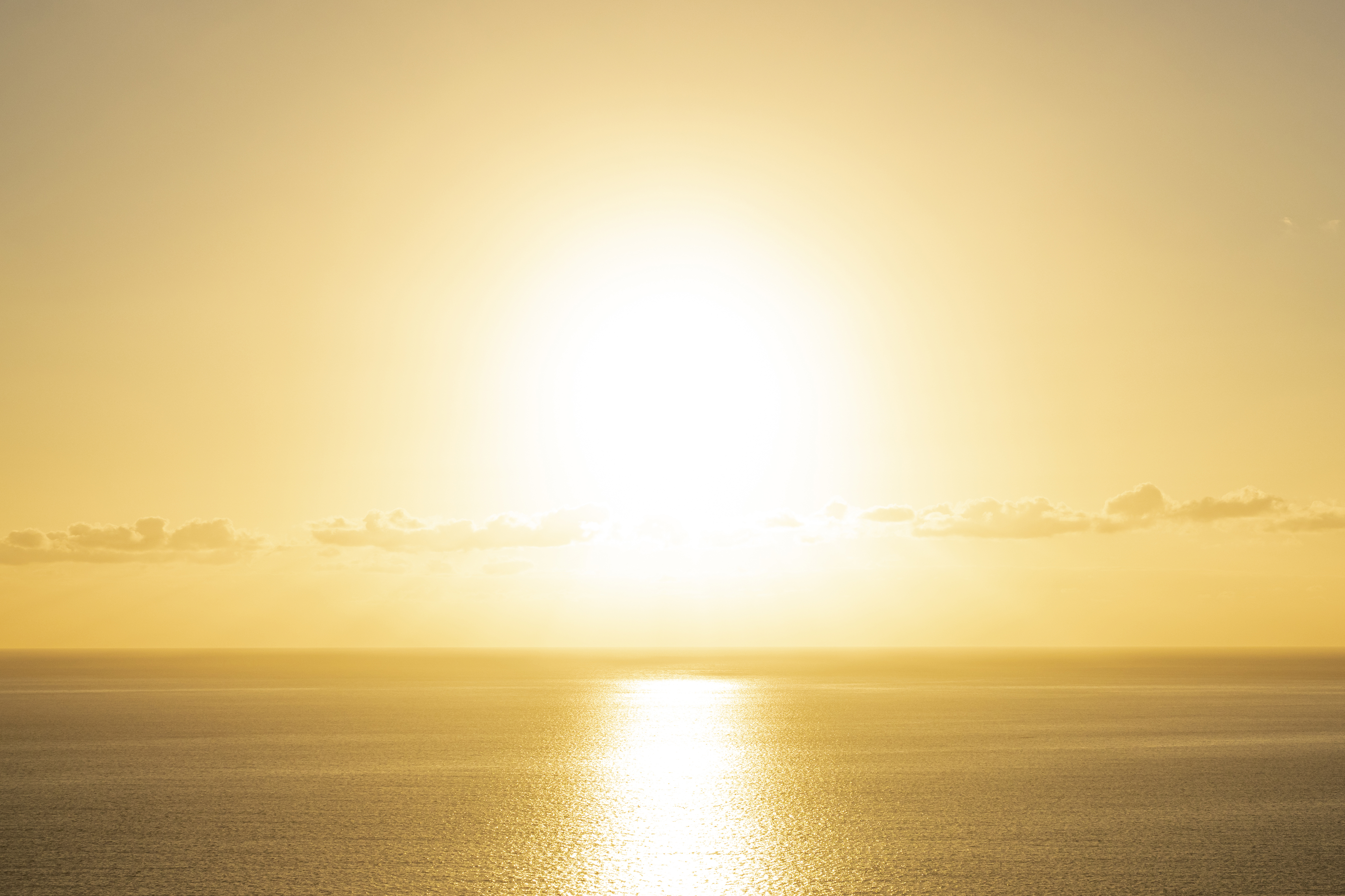 beau-coucher-de-soleil-sur-la-mer