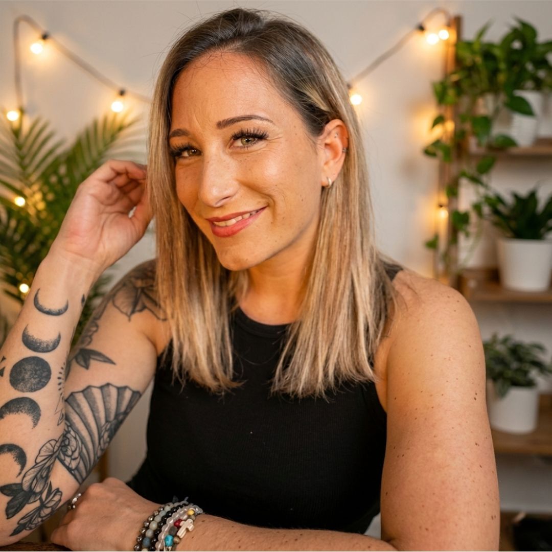 E%CC%81milie%20Perez%20NEW%20BG