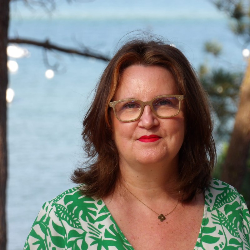 H%C3%A9l%C3%A8ne H%C3%A9l%C3%A8ne