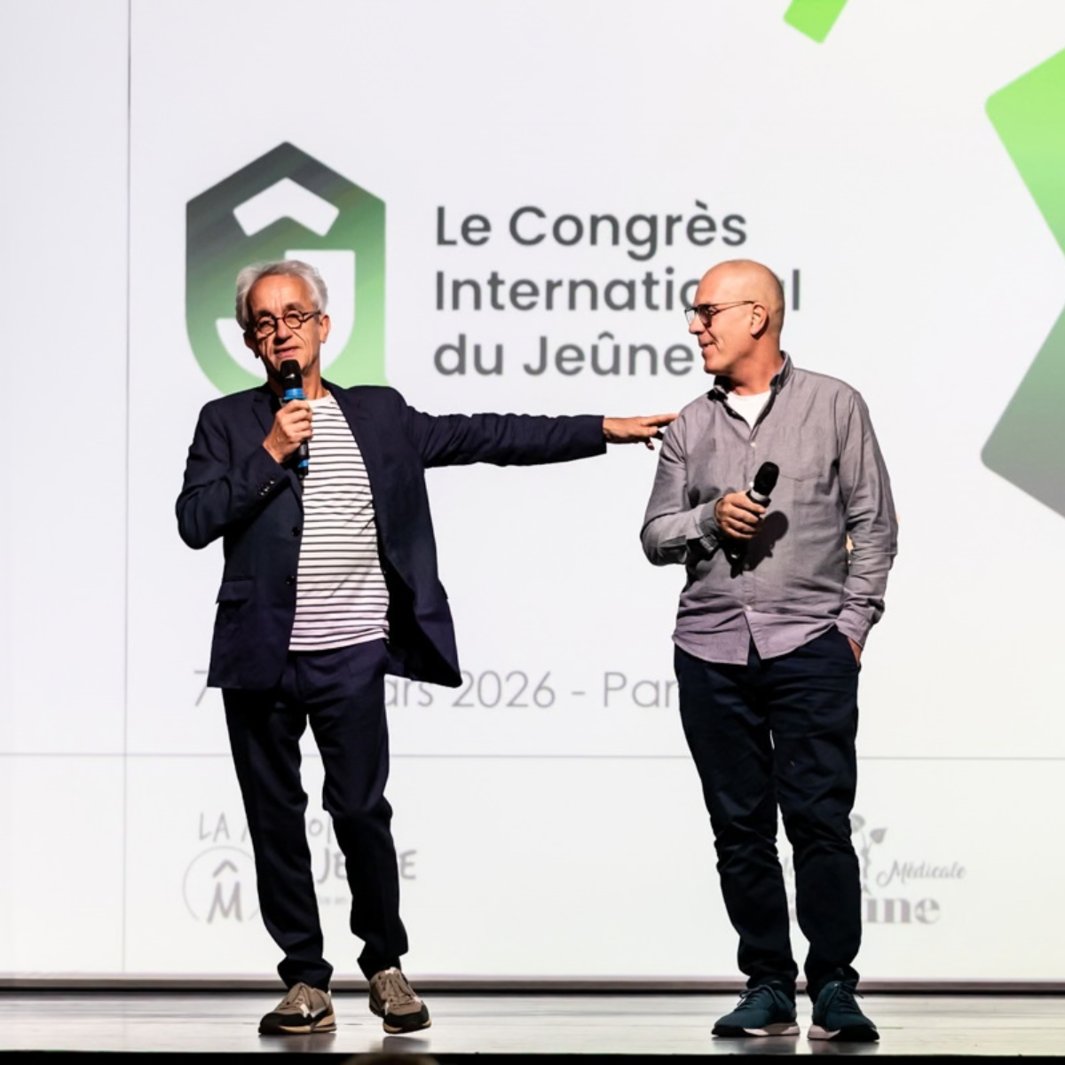 Formats%20carre%CC%81s%20-%20Congre%CC%80s%20du%20jeu%CC%82ne%20(2)