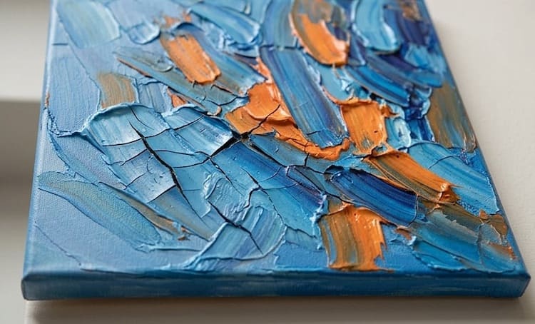 Pourquoi ma peinture craque ? 8 causes fréquentes et leurs solutions
