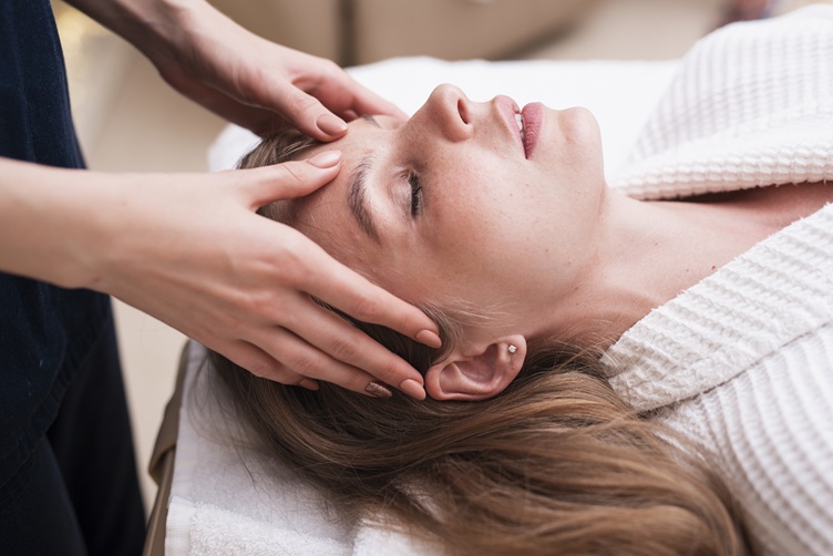 head-massage-relaxed-woman-spa