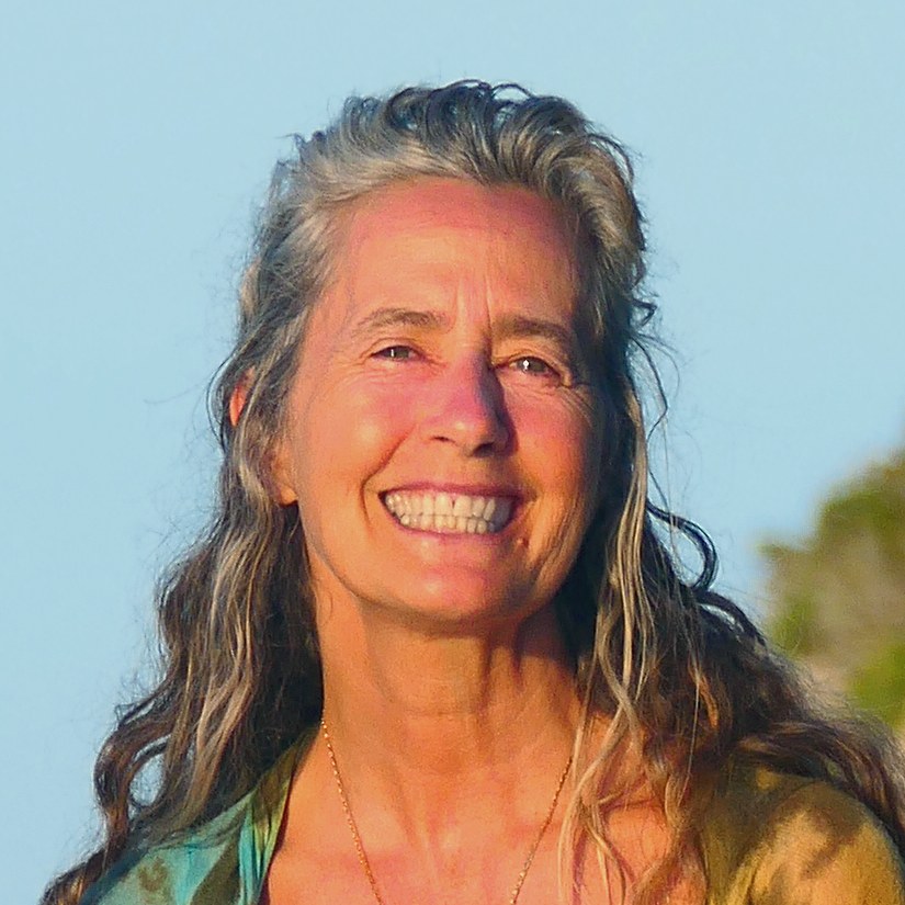 Satyanna%20Portrait%20Cheval%20Carre%CC%81