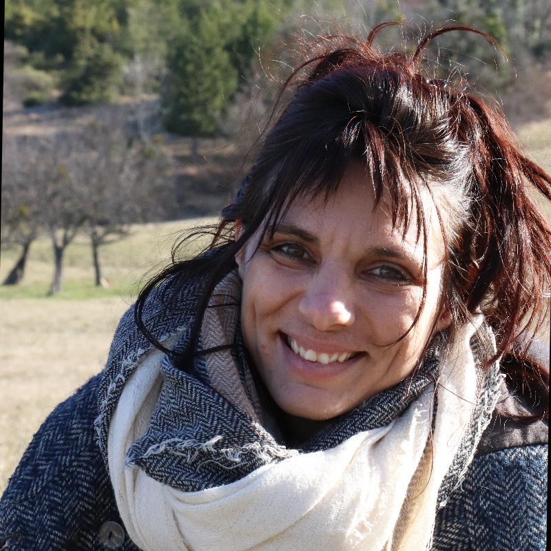 Mile%CC%80ne%20souvignet%20carre%CC%81