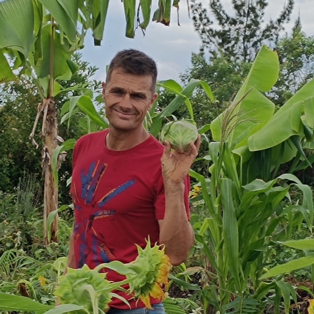 THOMAS%20HAYOT%20CARRE%CC%81%20(1)