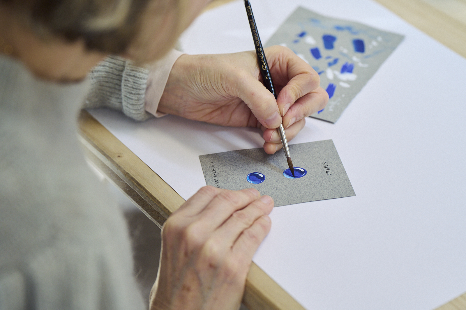 Personne en train de dessiner
