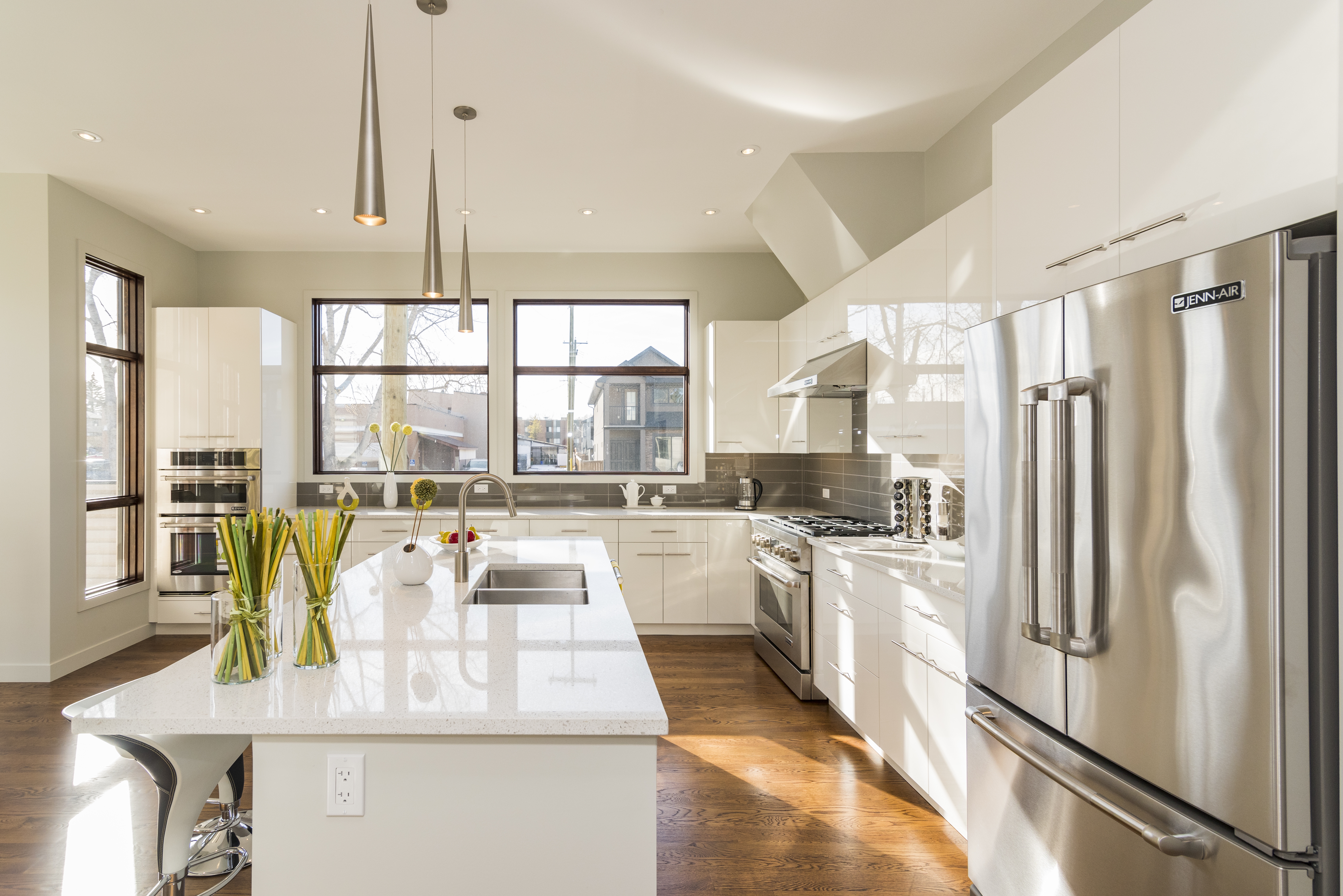 belle-photo-d-une-cuisine-de-maison-moderne