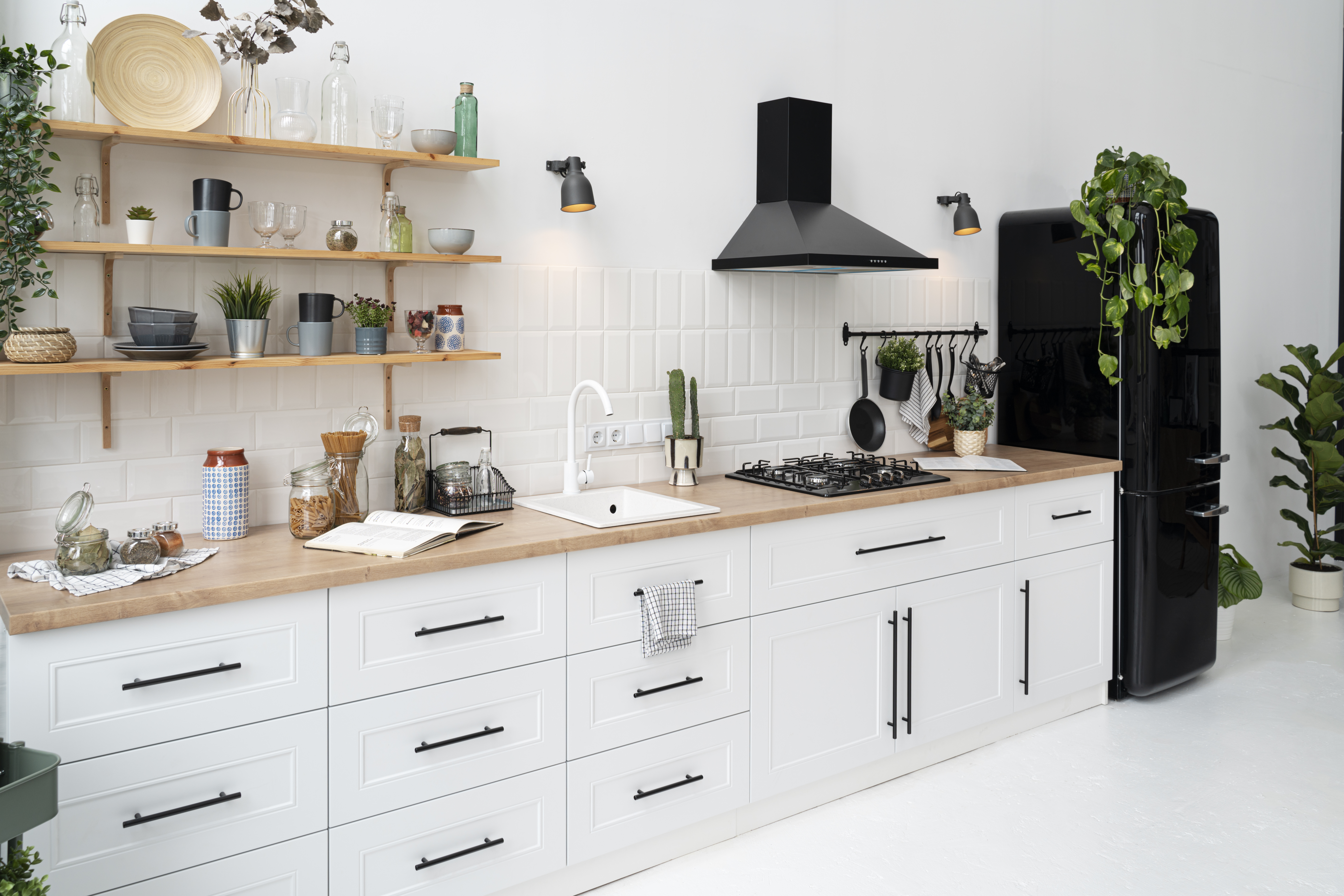 chambre-moderne-vide-avec-des-meubles%20(1)