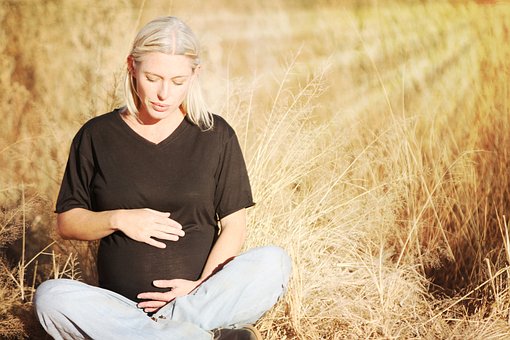 pregnant-775028__340