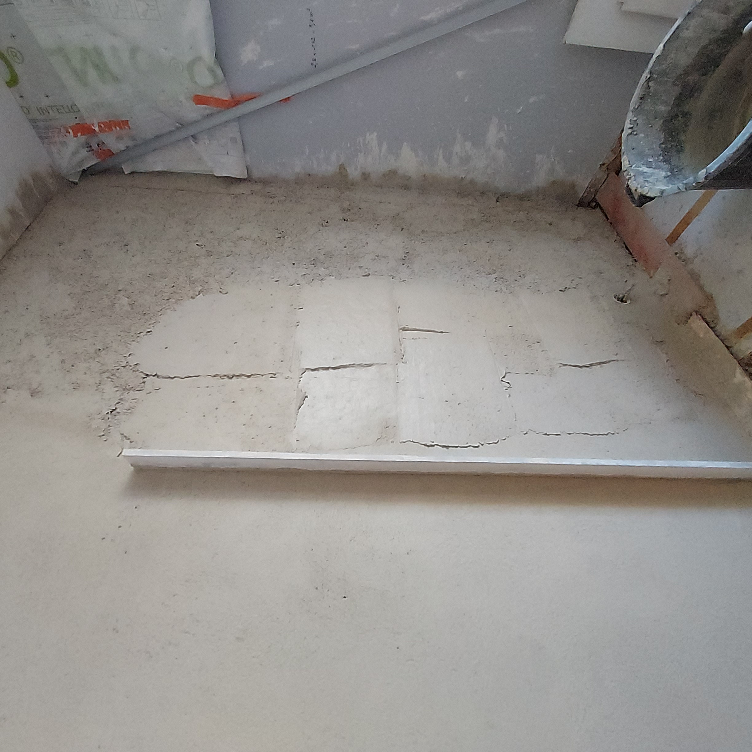 Apres%202%20h%20de%20travail%20de%20pose%20de%20%20l_enduit%20de%20finition