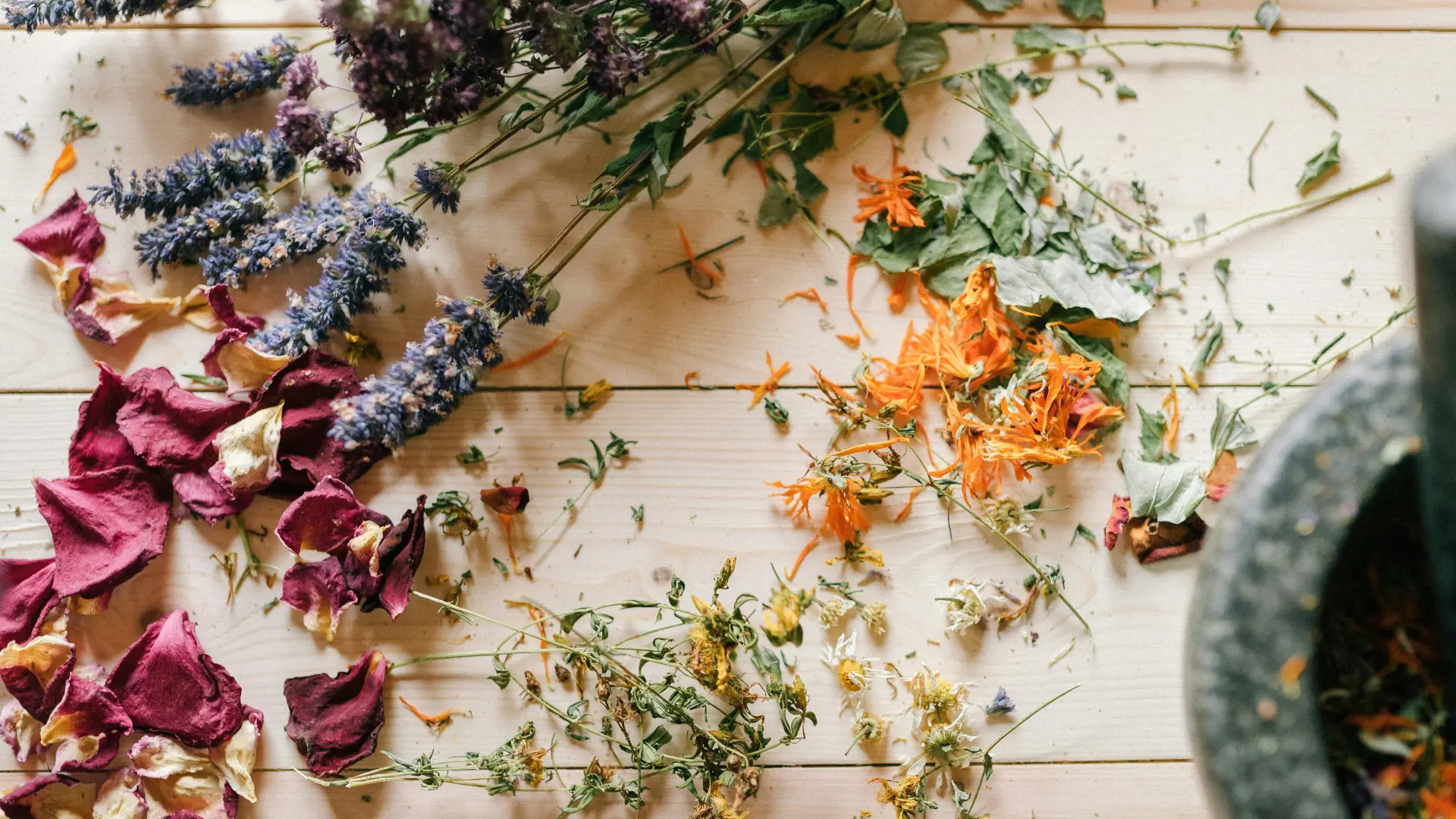 aromatherapie_enrgetique_huilles_essentielles_respiration_stress_chronique_nerf_vague_burn_out_blurring_emotions_surcharge_mentale