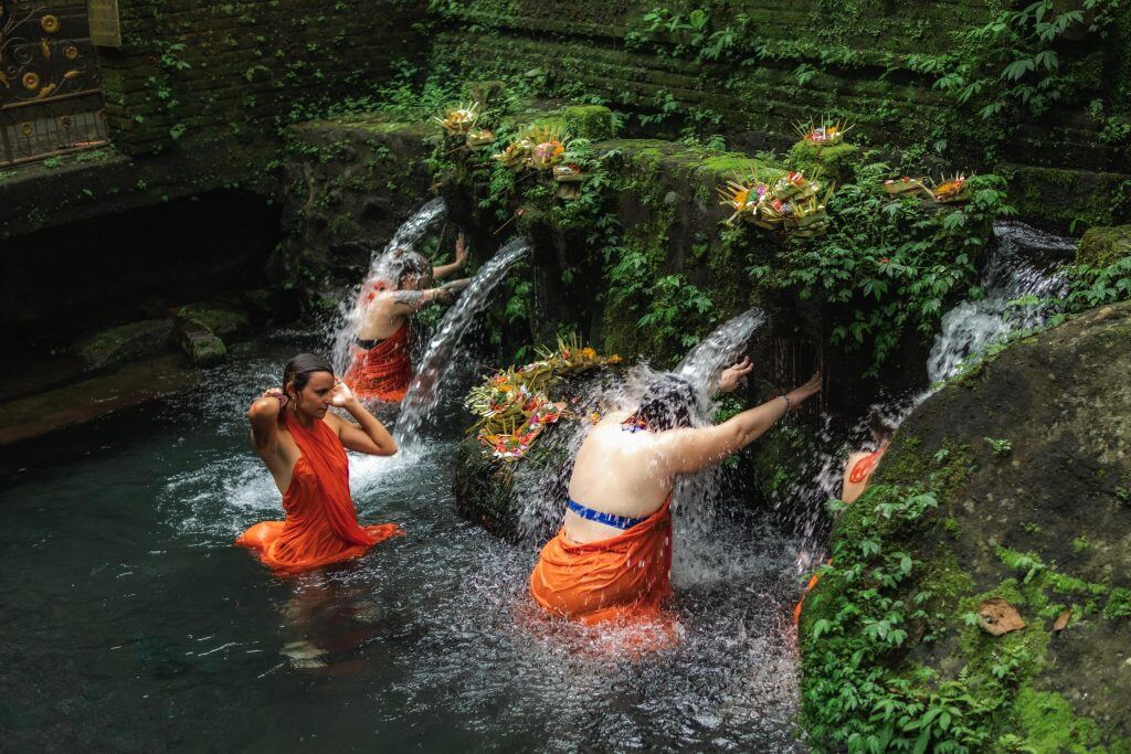 melukat-bali melukat-bali