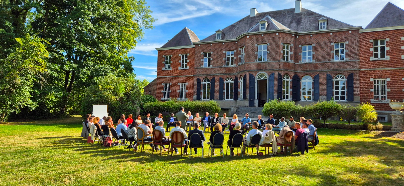 WhatsApp%20Image%202025-12-21%20at%2000_05_55%20(1)